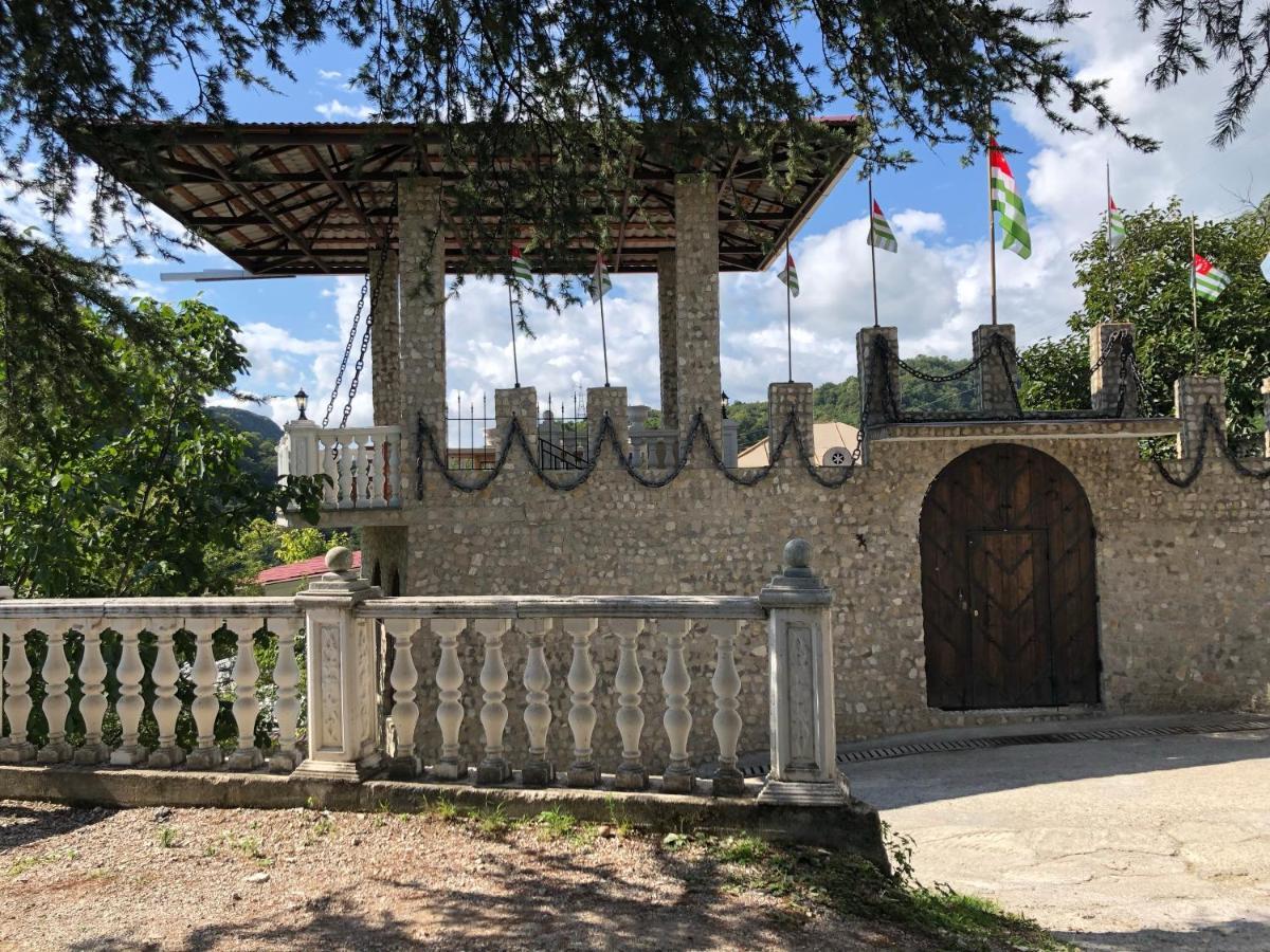 Замок Орлиное Гнездо New Athos Экстерьер фото